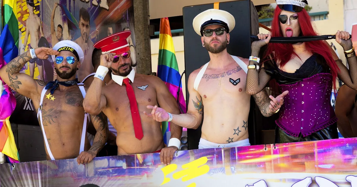 CAM4 Gay Section — History and Community Feel